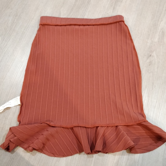 Boohoo Ruffle trim ribbed twist front co-ord - Picture 16 of 16